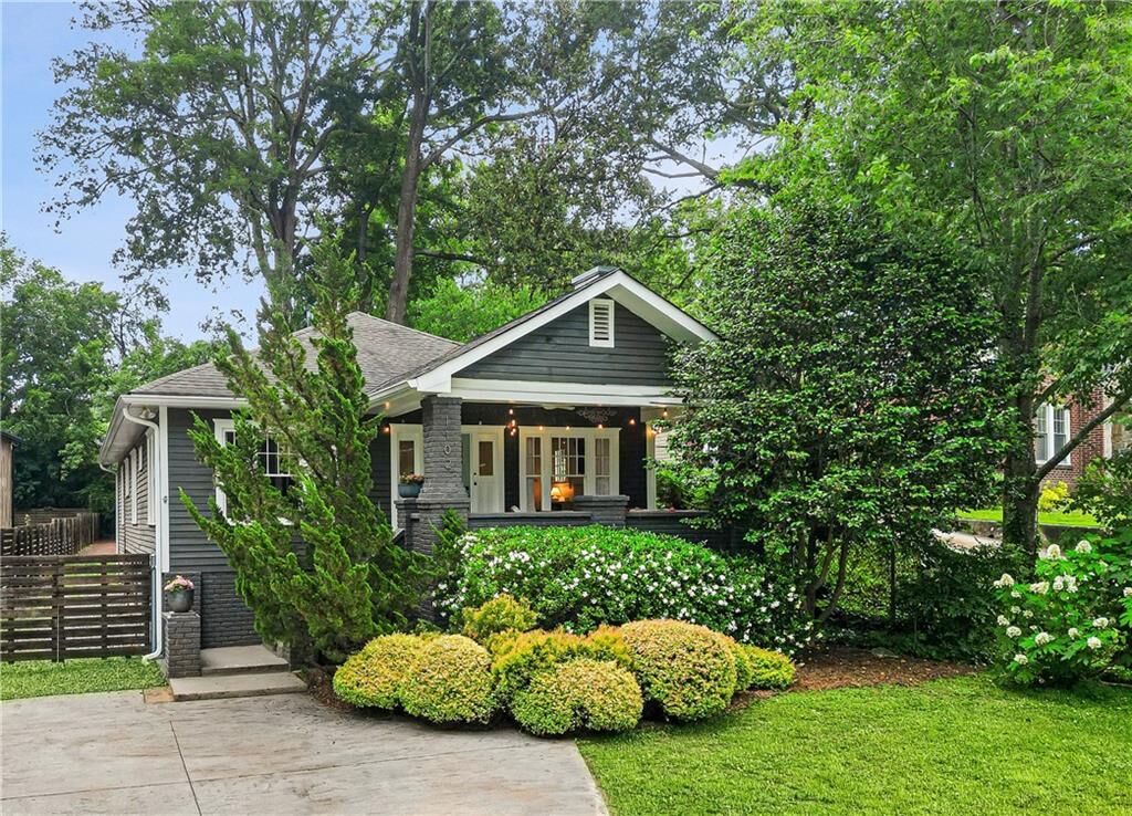 Property Photo:  1102 Woodland Avenue SE  GA 30316 