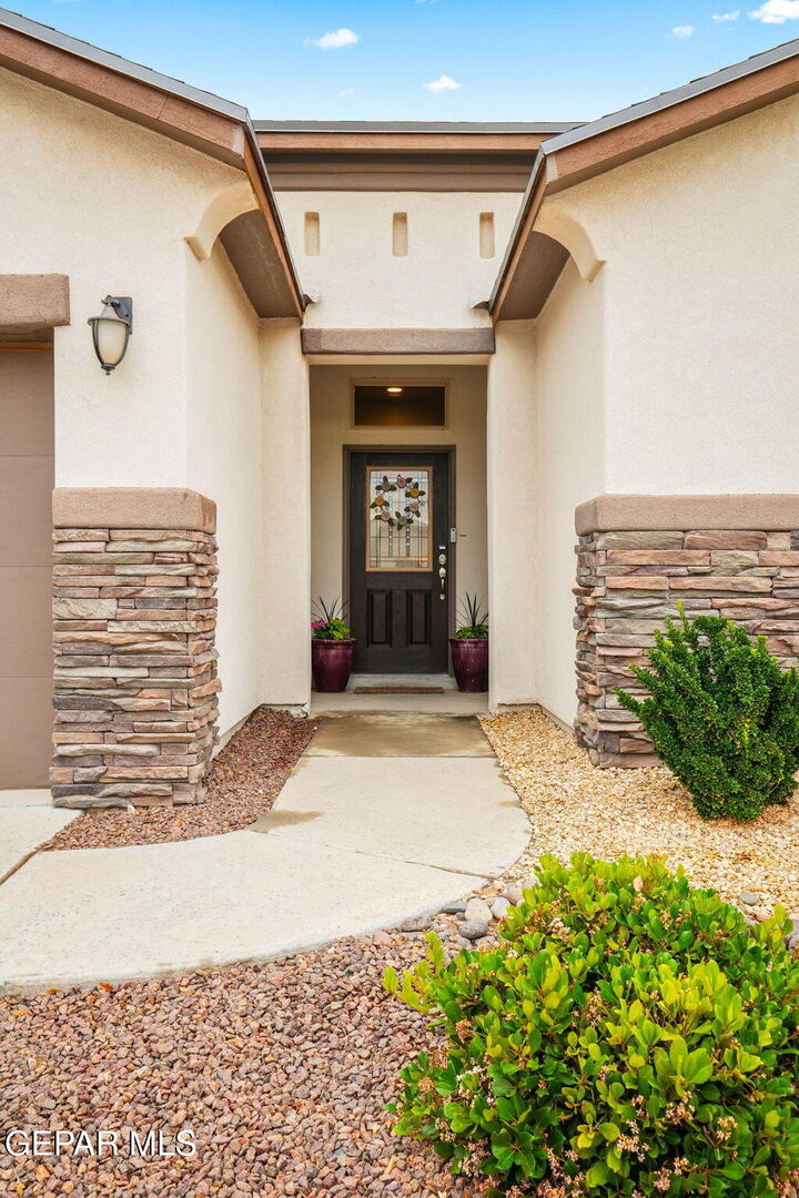 Property Photo: 847 Holly Park Avenue NM 88008