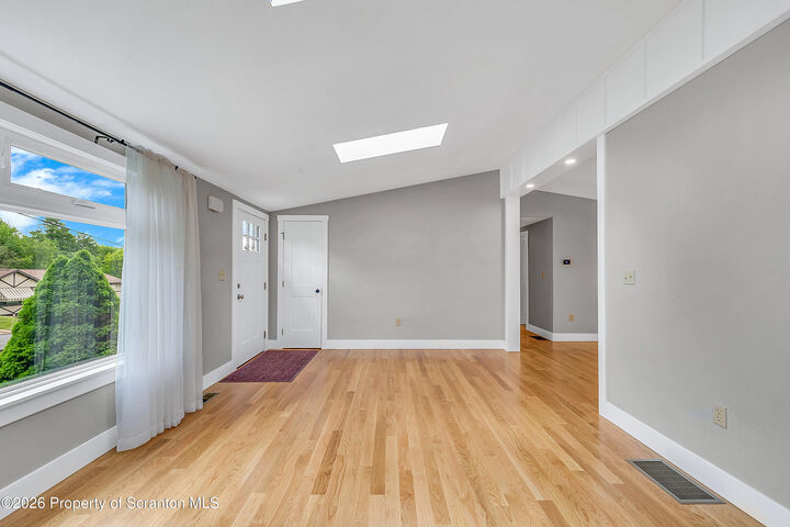 Property Photo:  407 Kingsley Boulevard  PA 18452 