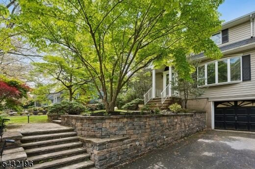 Property Photo:  10 Keyes St  NJ 07932 