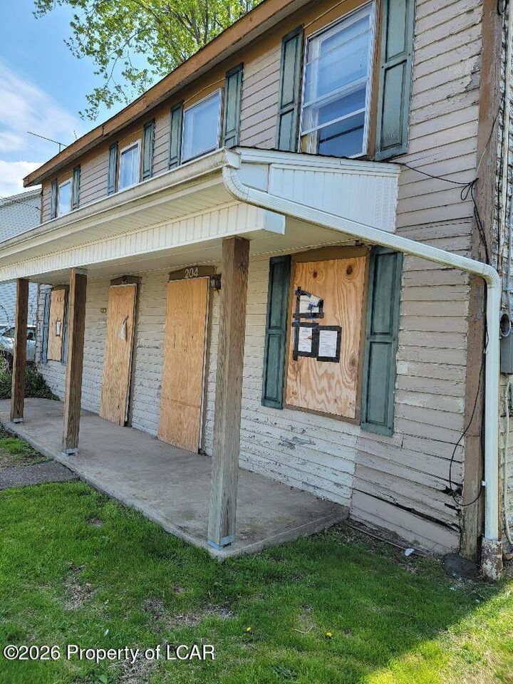 Property Photo:  204 E 10th Street  PA 18603 