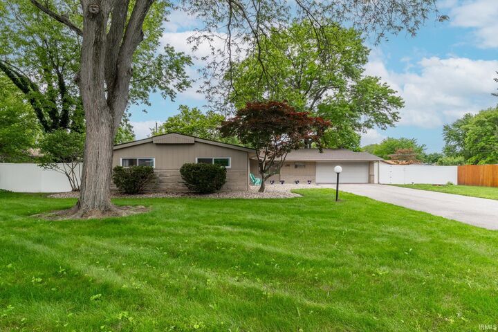 Property Photo:  8520 Fiesta Way  IN 46815-5721 
