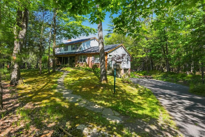 Property Photo:  701 Zena Highwoods Road  NY 12498 