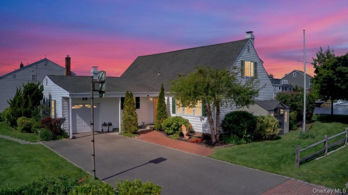 Property Photo: 20 Bayview Lane NY 11701