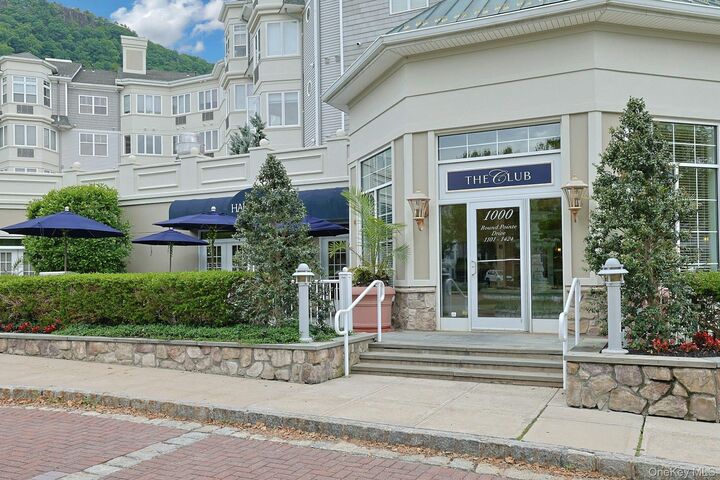 Property Photo:  1310 Round Pointe Drive  NY 10927 