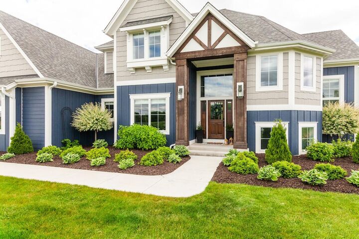 Property Photo:  560 Cedar Ln  WI 53066 