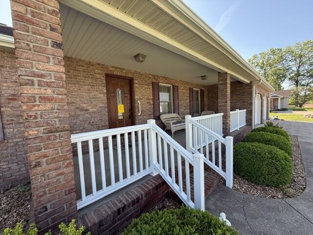 Property Photo: 1303 N Magnolia Drive IL 62959