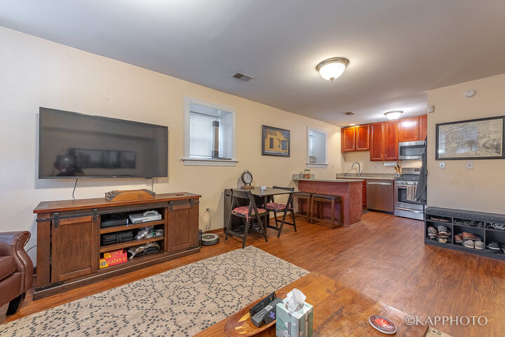 Property Photo: 127 S Oakley Boulevard G IL 60612