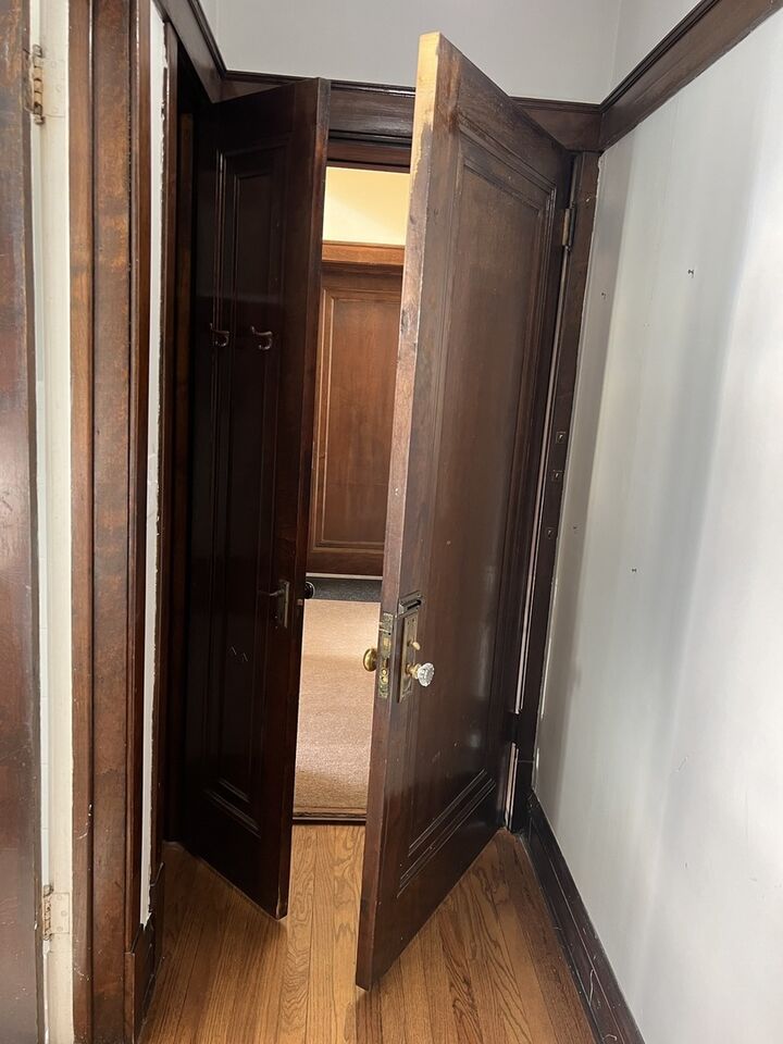 Property Photo:  