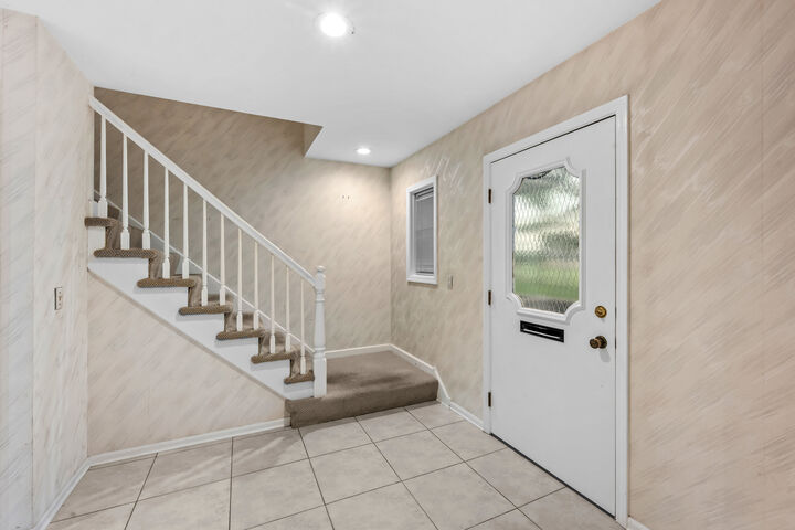 Property Photo:  628 Calais Circle  IL 60035 