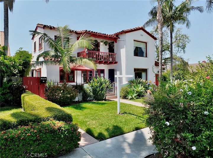 Property Photo:  813 Coronado Ave  CA 90804 