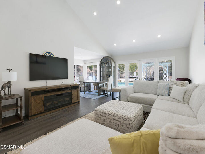 Property Photo:  1616 Valecroft Avenue  CA 91361 