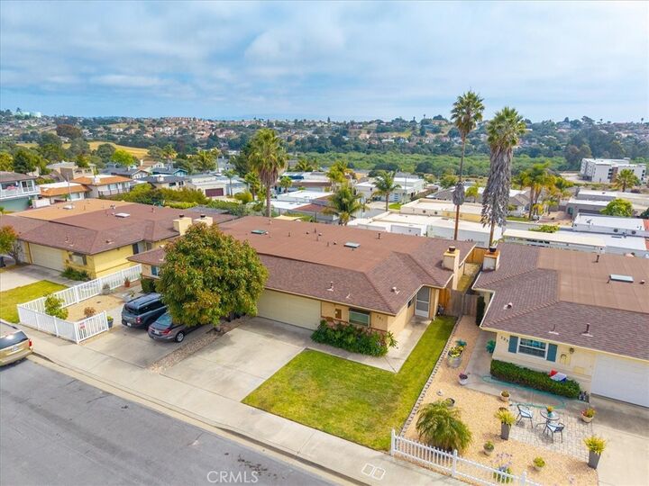 Property Photo: 721 Vista Pacifica Circle CA 93449