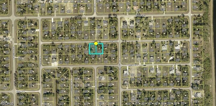 Property Photo:  1222 Count Street E  FL 33974 
