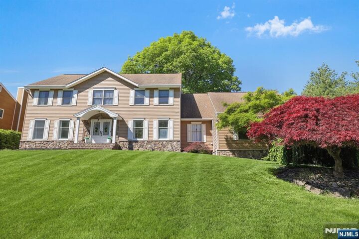 Property Photo:  6 Kristen Court  NJ 07470 