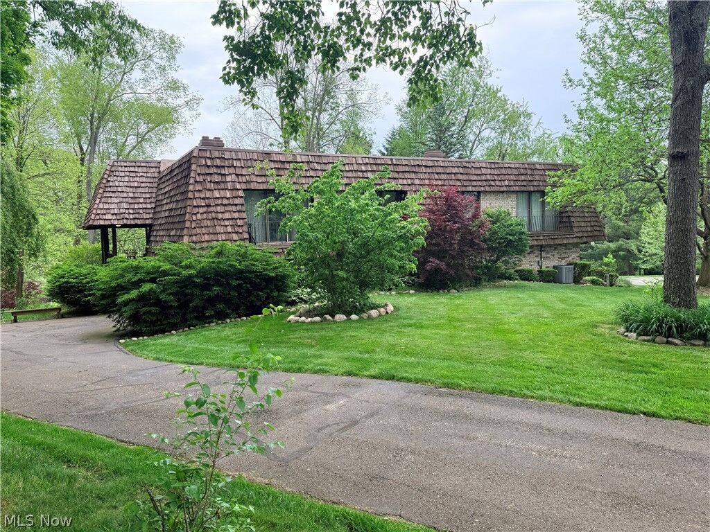 Property Photo:  171 Granger Road 115  OH 44256 