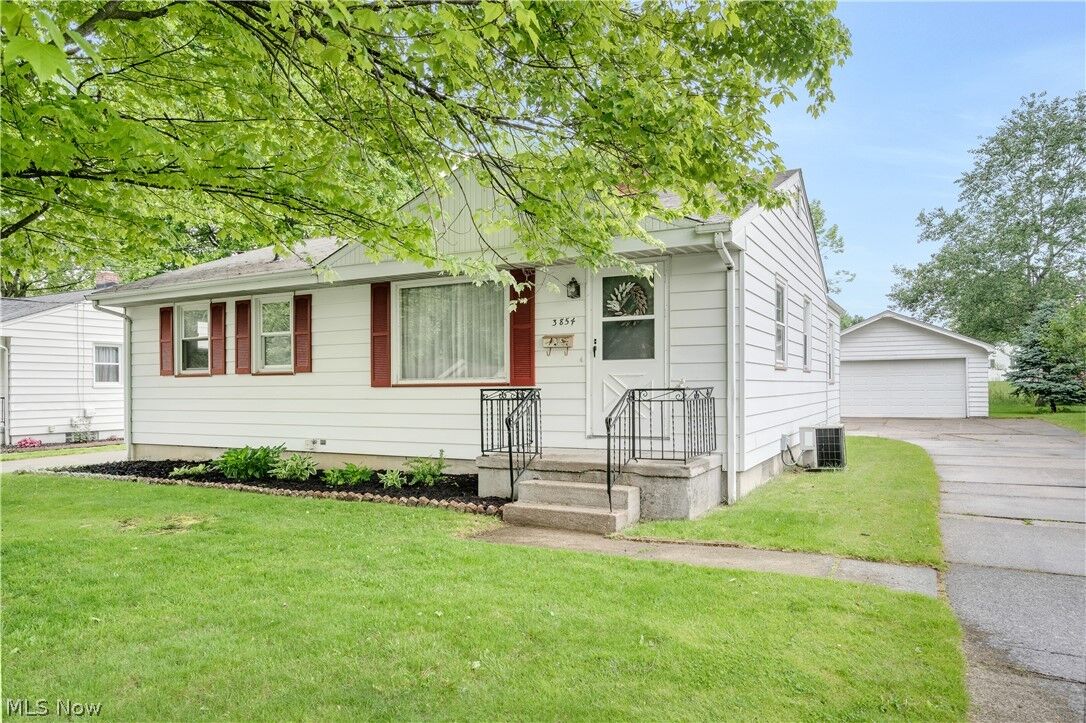 Property Photo:  3854 Whippoorwill Lane  OH 44511 