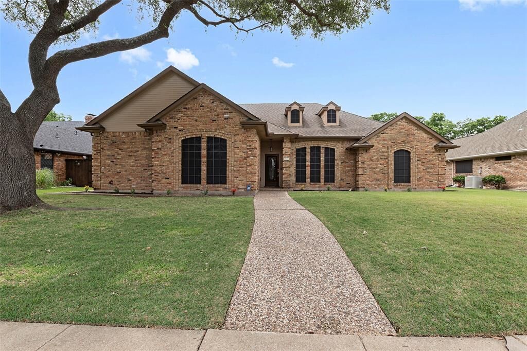 Property Photo: 3114 Oak Trail Drive TX 75088