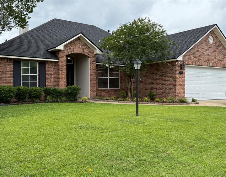 Property Photo:  111 Presido Lane  LA 71115 