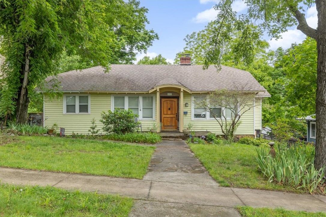 Property Photo:  511 N Forest Avenue  AR 72701 