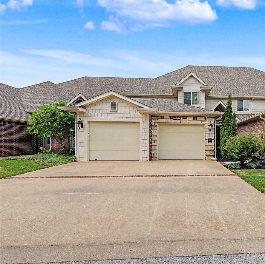 Property Photo: 6675 W Valley View Road AR 72758