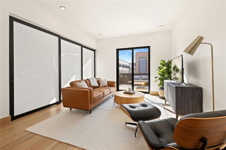 Property Photo:  319 SE Market Alley 202  AR 72712 