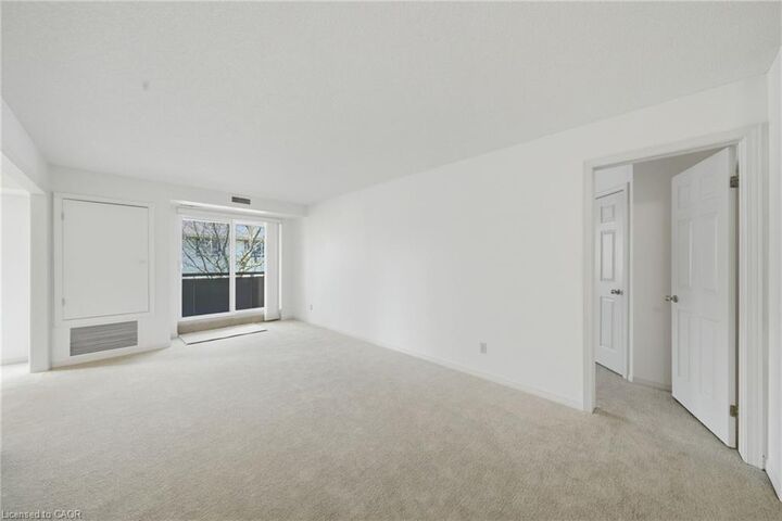 Property Photo:  416 Limeridge Road E 303  ON L9A 2S7 
