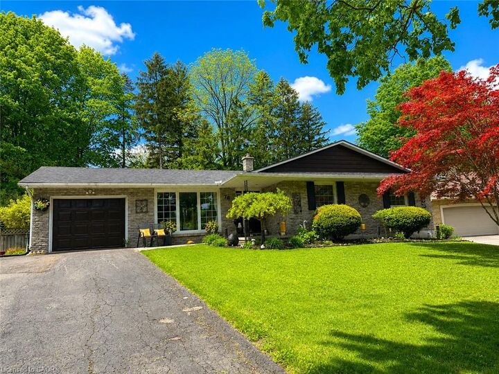 Property Photo:  70 Berkley Crescent  ON N3Y 2K5 