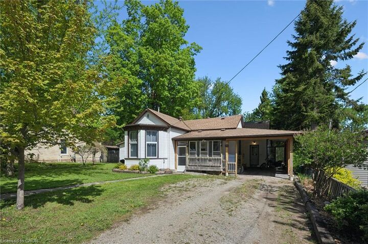 Property Photo:  204 Joseph Street  ON N0B 1S0 
