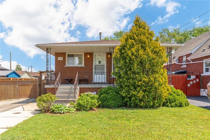 Property Photo:  186 Adeline Avenue  ON L8H 5T8 