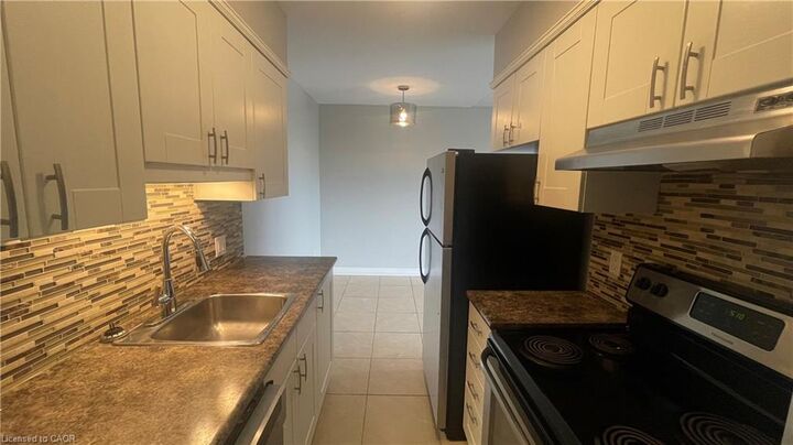 Property Photo: 326 Hunter Street E 703 ON L8N 1N6