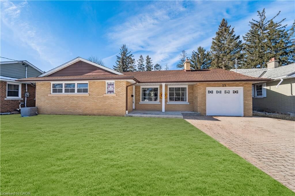 Property Photo:  25 Hahn Place Main  ON N2M 1R4 