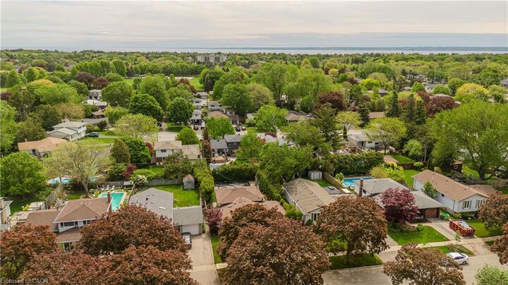 Property Photo:  643 Artreva Crescent  ON L7L 2B8 
