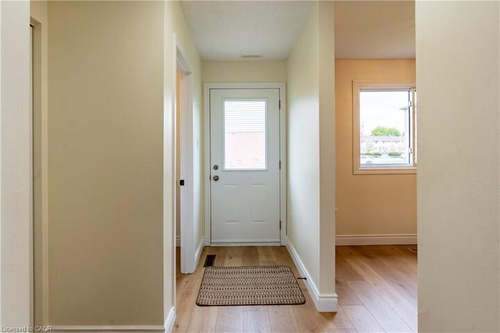Property Photo:  483 Springbank Avenue N 24  ON N4T 1R1 