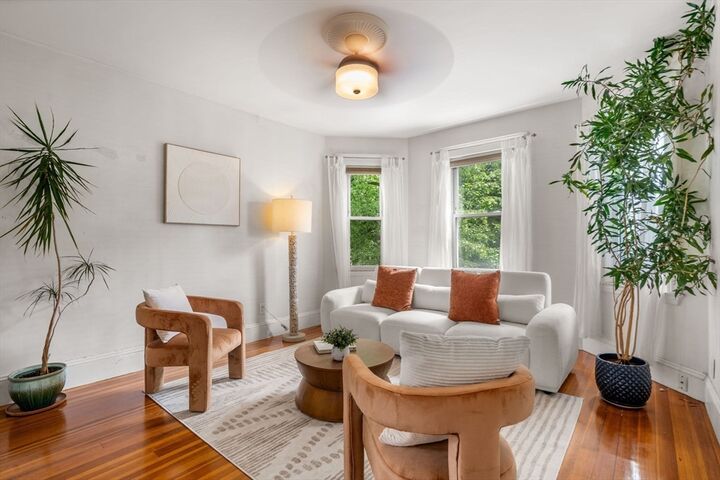 Property Photo:  7 Sumner St 2  MA 02125 