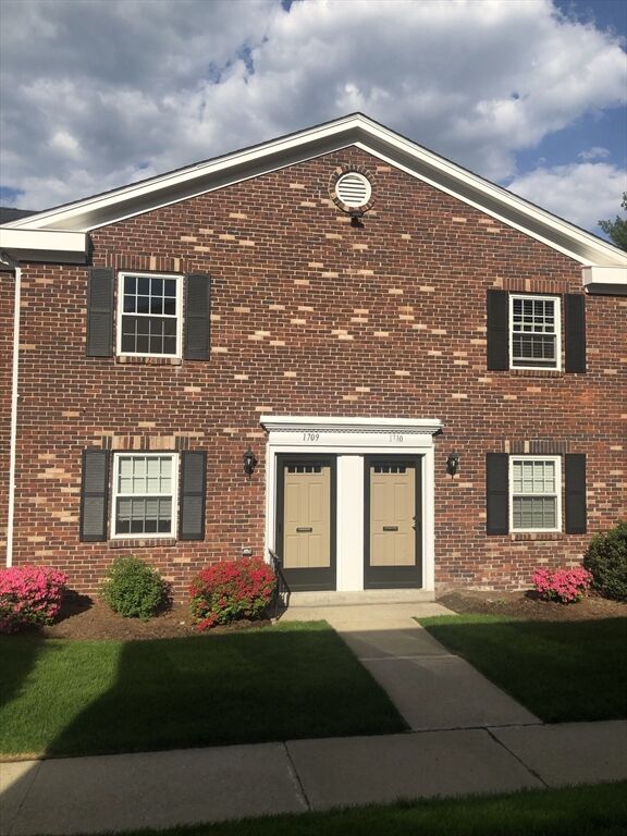Property Photo:  1709 Windsor Drive 1709  MA 01701 