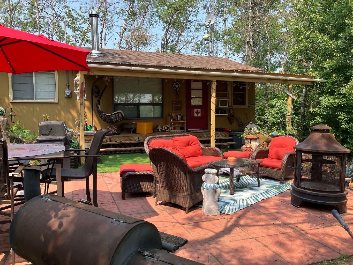 Property Photo: 24 Lakeview Drive AB T0B 1V0