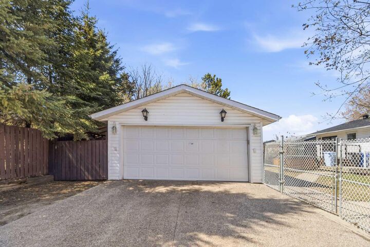 Property Photo:  189 Wolverine Drive  AB T9H 4L9 