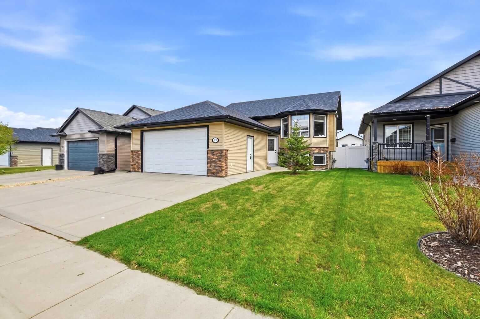 Property Photo: 114 Stephenson Crescent AB T4R 0L6