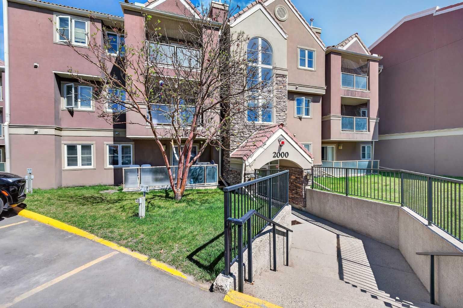 Property Photo: 2031 Edenwold Heights NW 2031 AB T3A 3Y2
