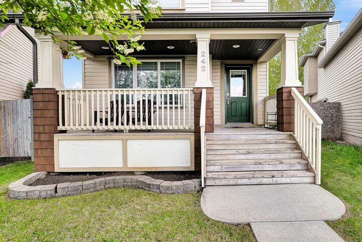 Property Photo:  242 Copperstone Grove SE  AB T2Z 4X7 