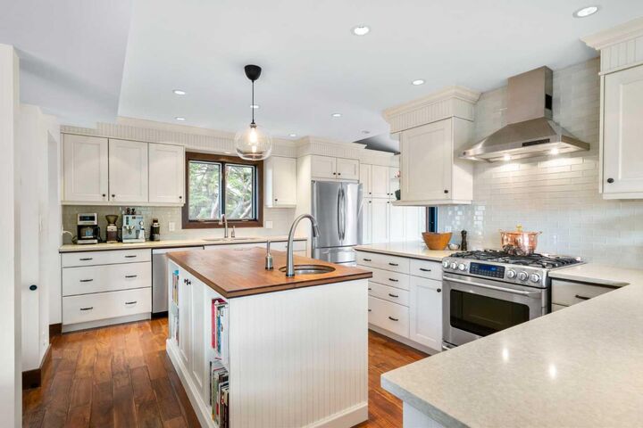 Property Photo:  65 Carolina Drive  AB T4C 1C4 