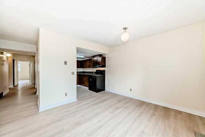 Property Photo:  1540 29 Street NW 702  AB T2N 4M1 