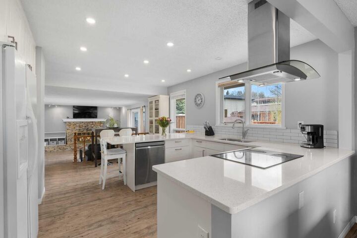 Property Photo: 38 Suntree Lane AB T0L 1T1