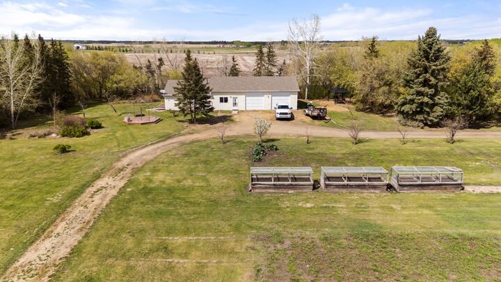 Property Photo: 47404 Range Road 184 AB T0B 3P0