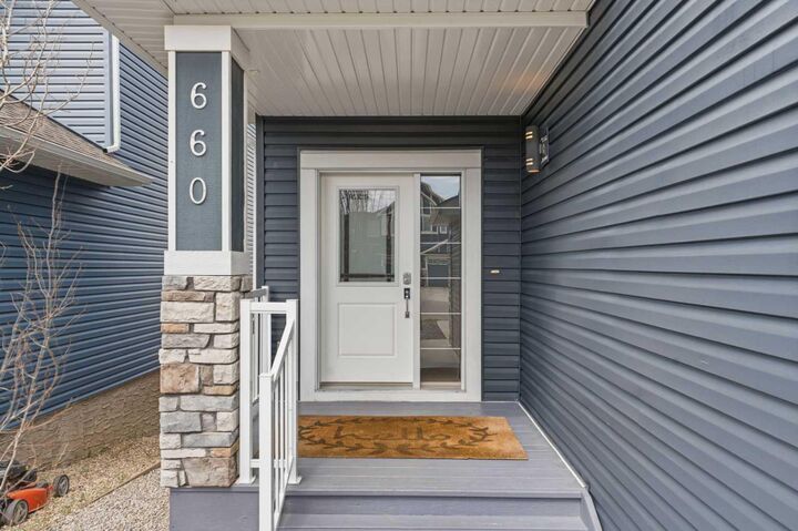 Property Photo: 660 Harrison Court AB T0M 0S0