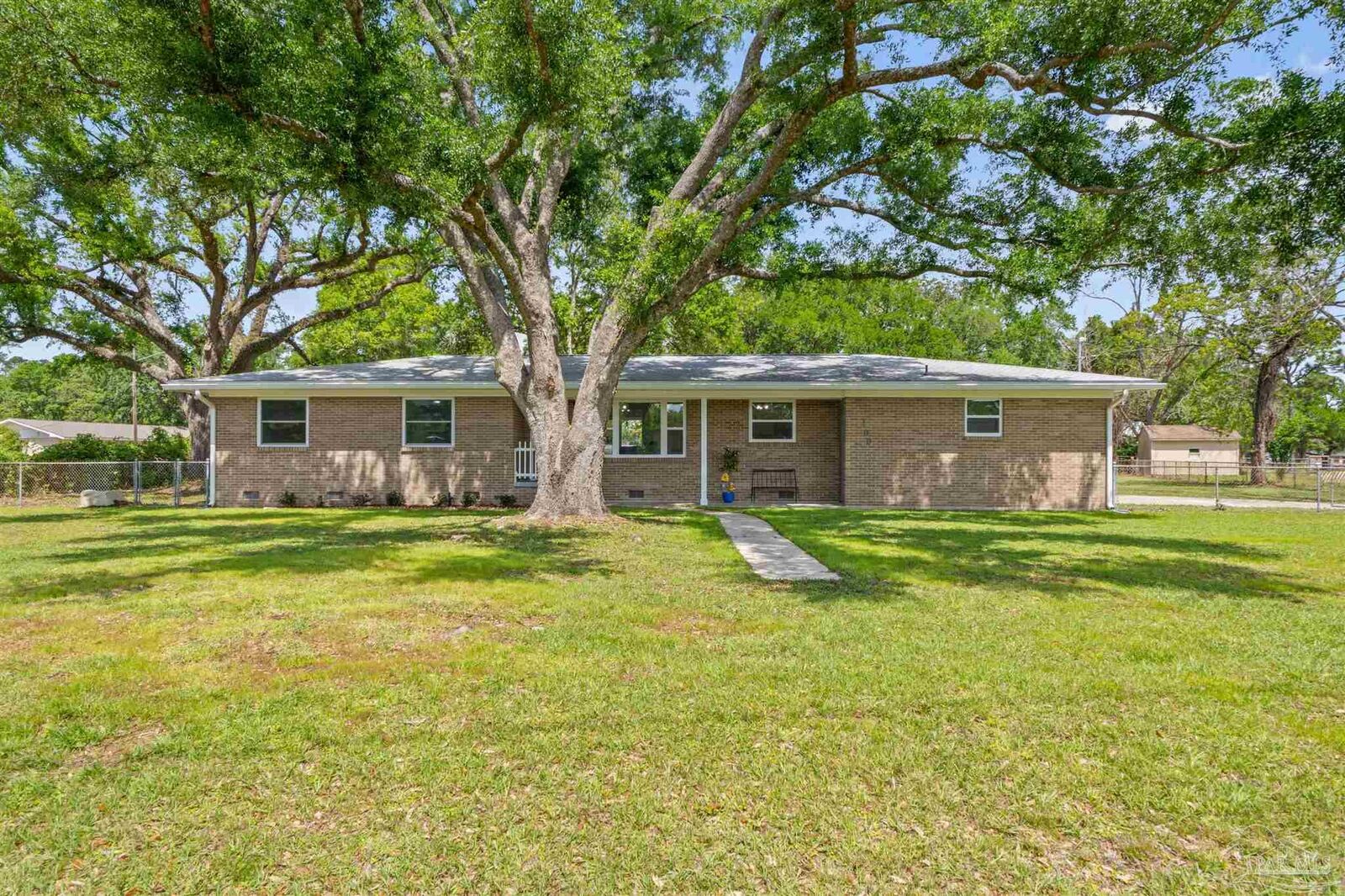 Property Photo: 100 S Savannah St FL 32503