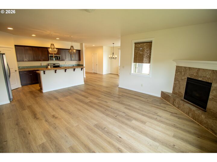 Property Photo: 506 N 39th Pl WA 98642