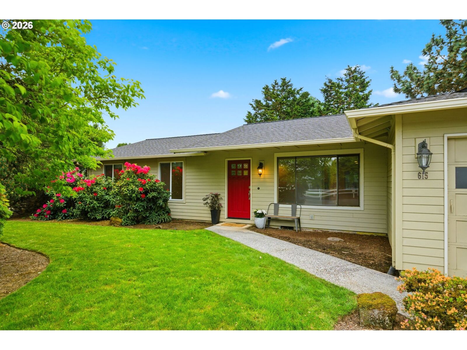 Property Photo: 615 NE 132nd St WA 98685