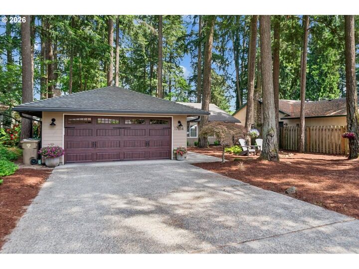 Property Photo: 17614 Schalit Way OR 97035